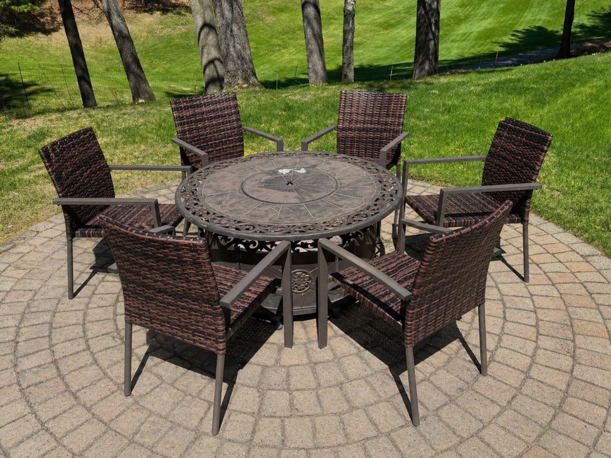 Propane fire table and 6 chairs