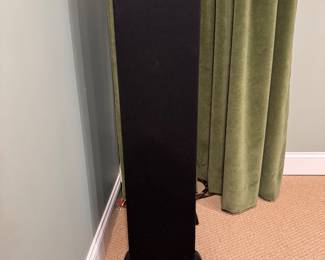 Kisco RF 62 floor speakers. Two available. 