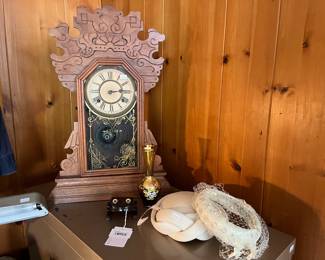 Mantle Clock