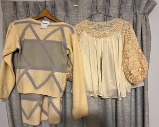 Vintage Women's Clothing 