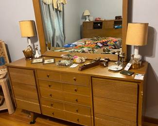 Dresser, Mirror