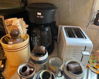 Mr Coffee Coffee Maker, Toaster, Mugs