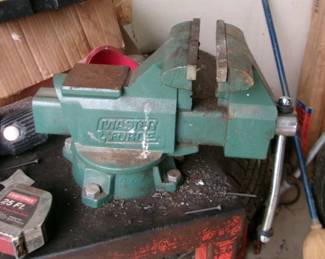MASTER FORCE BENCH VISE