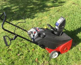 TROYBILT Squall 5521 Snowblower