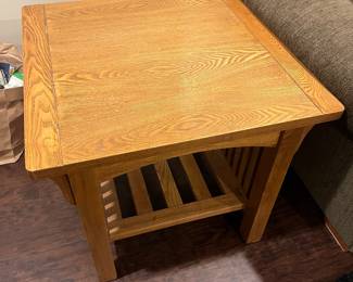 Mission- or Craftsman-style oak end table.
