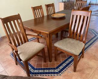 2 captain chairs & 4 chairs