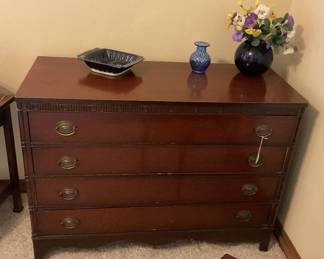 Mahogany 4 Drawer dresser-47x19x34