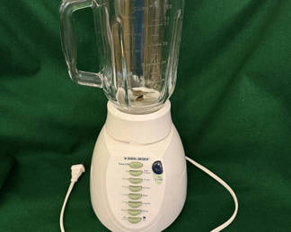 Lot 7: Black & Decker blender