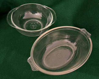 Lot 16: 2-Pyrex Glass Dishes