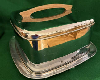 Lot 17: MCM vintage Lincoln Beautyware chrome cake carrier