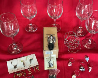 Lot 11: Wine Glasses, Rings, Aerator