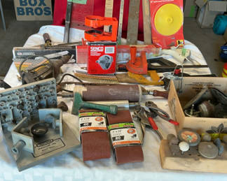 Lot 64: Assorted workshop tools and accessories