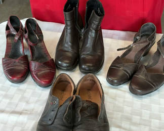 Lot 43: Assorted women's footwear collection, Dansko and Seibel