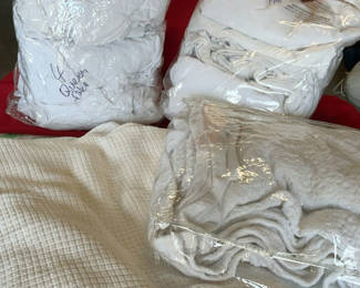 Lot 19: 4 Sets Of Queen Size, White Linen Sheets, 2 Blankets