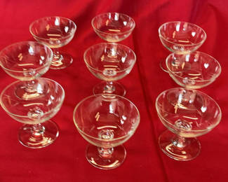 Lot 8: 9 Vintage Etched Champagne Glasses