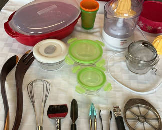 Lot 27: Assorted kitchen utensils, containers and a small appliance