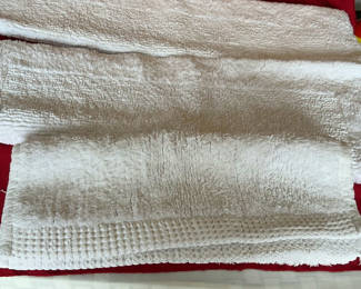 Lot 23: 3 White Bath Rugs, Brown Towels
