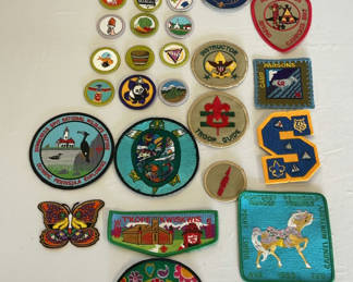Lot 60: Vintage Scout Badges