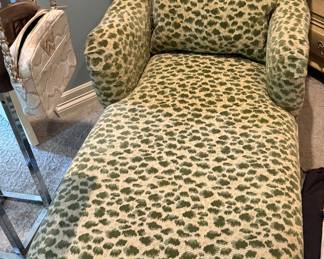 What a fabulous chaise lounge chair
