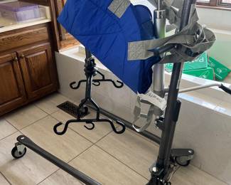 Hoyer lift / assistive medical lift