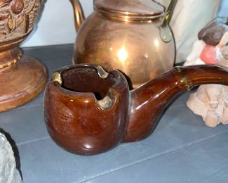 Cowboy pipe ashtray 