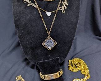 Necklaces, Bracelets And Pendants Costume Jewelry 