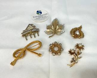 Gold Tone Pins & Brooches