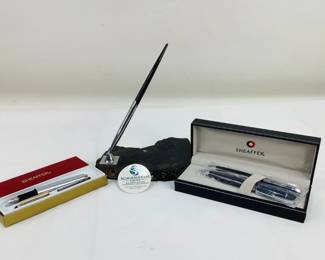 Sheaffer Pen Set, Fountain Pen and Vintage Pen Stand