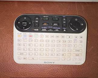 Sony Bluray Disc Player NSZGT with NSGMR Keyboard Remote second image