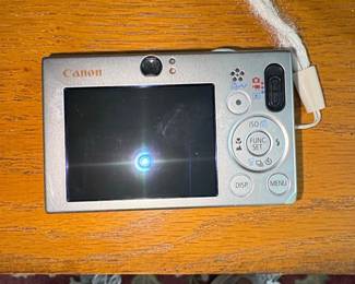 Canon PowerShot SD Digital ELPH Camera third image