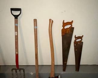 Vintage Hand Saws Set of fifth image