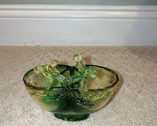 Art Glass Double Handled Bowl with Squirrels, possibly Blenko fifth image