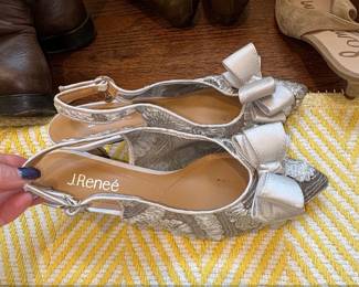 J.Rene Womens Silver Floral Brocade Slingback Heels with Bow Detail