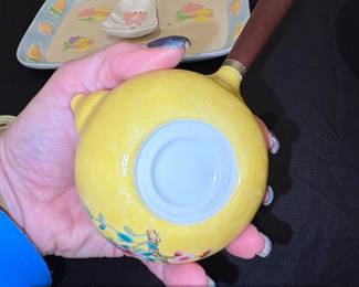 Yellow Tokonameyaki Kyusu with Enamel Decoration fourth image