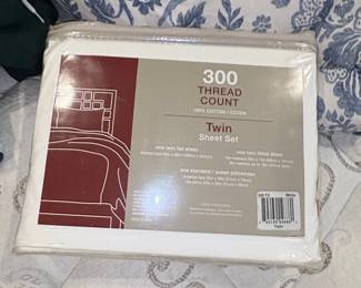 Thread Count Twin Sheet Set