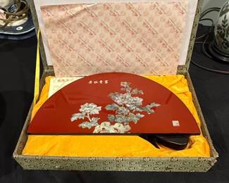 Yangzhou Lacquerware Fan Set