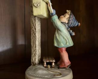 Goebel Hummel " Postman's Coming "