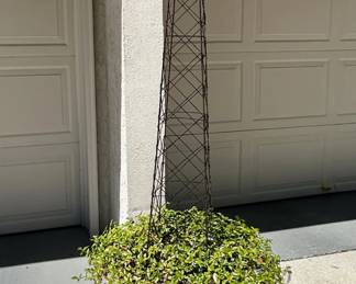Concrete Planter with Trellis