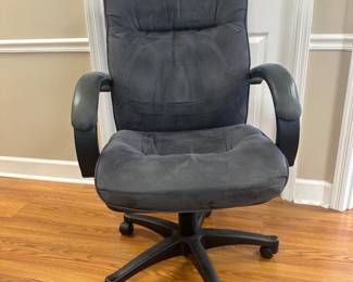 #33	Gray Adjustable Executive Suede Office Chair on Wheels	 $60.00 