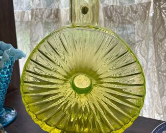 Vaseline glass 60’s Helena Tynell Aurinkopullo “Sun” vase