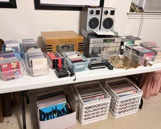 Vinyl LP records, 78’s, shellac vintage, CDs, stereo, radios
