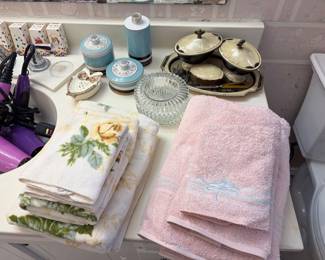 mother of pearl vanity set, vintage towel sets