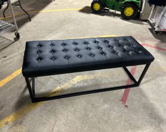 button bench