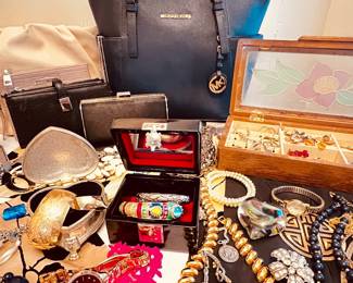 Fashion Jewlery , Earrings, Braclets, Pins, Purses, and much more 
