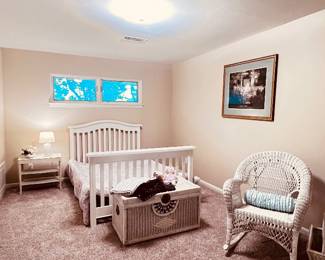 WHITE SOLID WOOD BED 