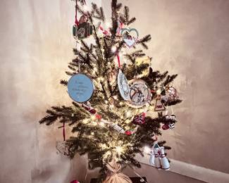 Lit  Xmas Tree and ornaments 