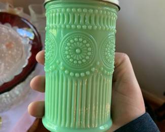 Jadeite shaker
