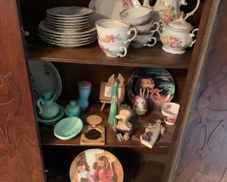 Avon; miniatures; tea set