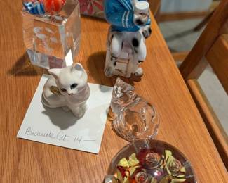 Enesco bar hound 