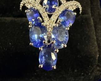 Small sapphires with diamonds and platinum